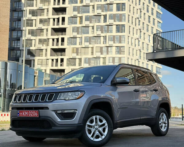 Серый Джип Компас, объемом двигателя 2.36 л и пробегом 191 тыс. км за 12900 $, фото 1 на Automoto.ua