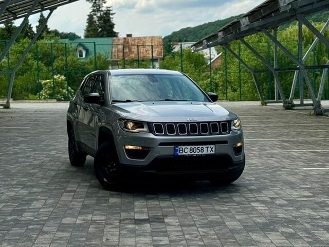 Сірий Джип Compass, об'ємом двигуна 2.36 л та пробігом 214 тис. км за 11500 $, фото 1 на Automoto.ua