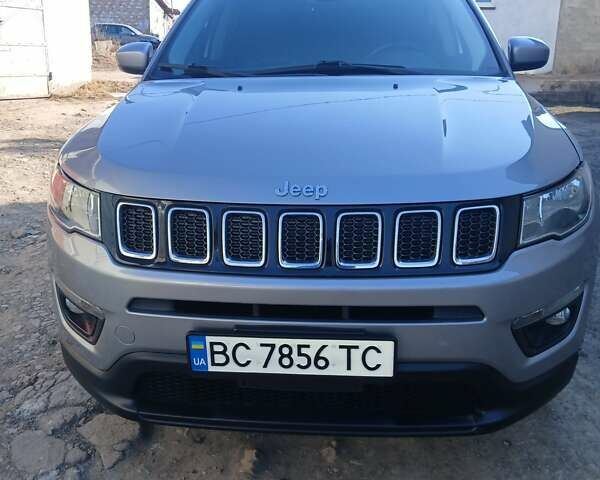 Сірий Джип Compass, об'ємом двигуна 2.4 л та пробігом 141 тис. км за 14000 $, фото 1 на Automoto.ua