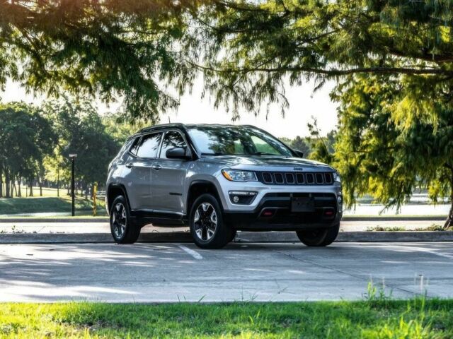 Сірий Джип Compass, об'ємом двигуна 1.4 л та пробігом 50 тис. км за 12700 $, фото 1 на Automoto.ua