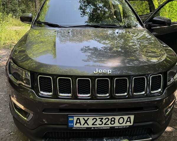 Джип Compass 2019 у Барвенковом на Automoto.ua Сірий Джип Compass, об'ємом двигуна 2.36 л та пробігом 114 тис. км за 14500 $, фото 1 на Automoto.ua
