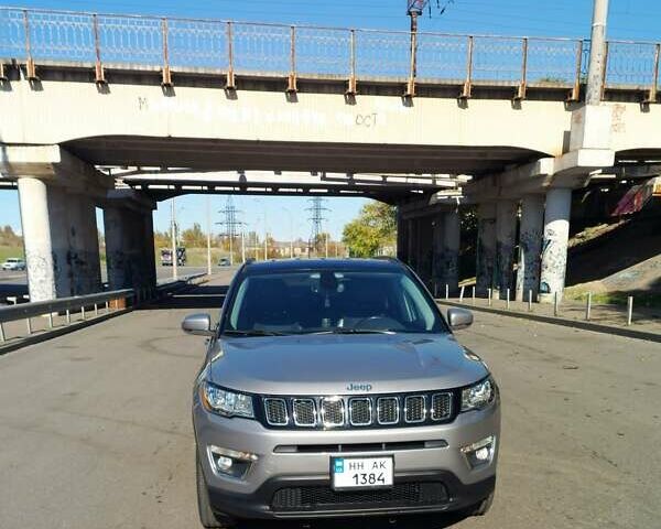 Джип Compass 2019 у Одесі на Automoto.ua Сірий Джип Compass, об'ємом двигуна 2.36 л та пробігом 148 тис. км за 17000 $, фото 1 на Automoto.ua