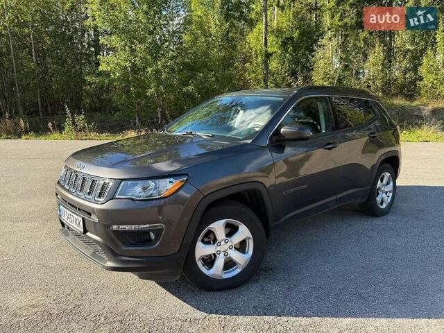 Серый Джип Компас, объемом двигателя 2.36 л и пробегом 48 тыс. км за 17900 $, фото 1 на Automoto.ua