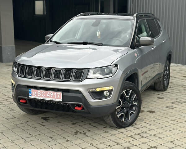 Сірий Джип Compass, об'ємом двигуна 2.4 л та пробігом 166 тис. км за 13500 $, фото 1 на Automoto.ua