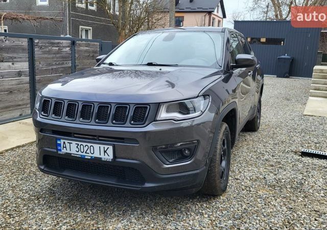 Сірий Джип Compass, об'ємом двигуна 2.36 л та пробігом 75 тис. км за 14000 $, фото 1 на Automoto.ua