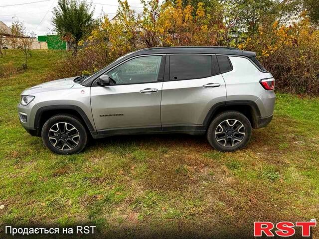 Сірий Джип Compass, об'ємом двигуна 2.4 л та пробігом 90 тис. км за 18000 $, фото 1 на Automoto.ua