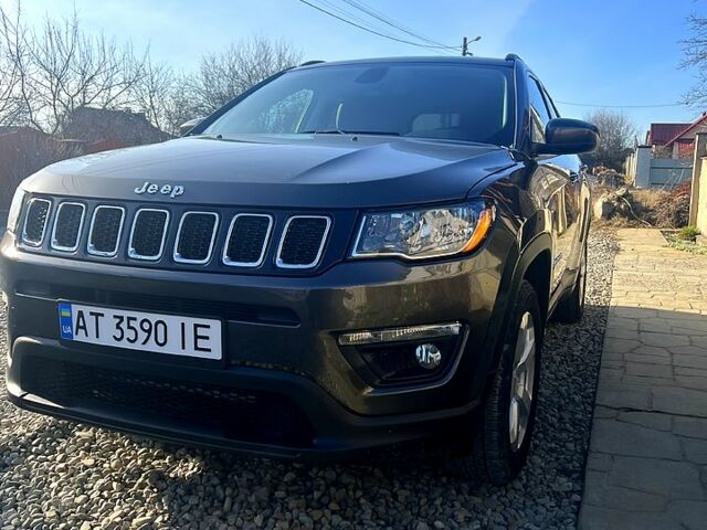 Серый Джип Компас, объемом двигателя 2.4 л и пробегом 5700 тыс. км за 14800 $, фото 1 на Automoto.ua