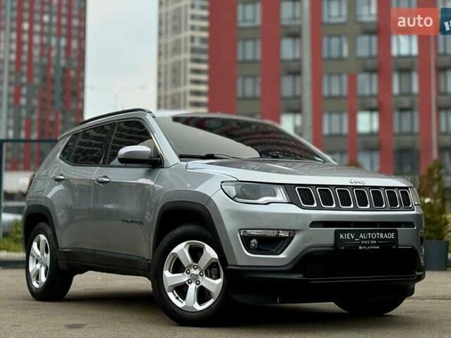 Сірий Джип Compass, об'ємом двигуна 2.4 л та пробігом 128 тис. км за 17800 $, фото 1 на Automoto.ua