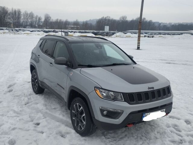 Серый Джип Компас, объемом двигателя 2 л и пробегом 107 тыс. км за 19300 $, фото 1 на Automoto.ua