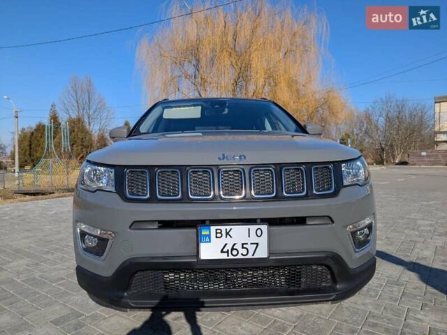 Серый Джип Компас, объемом двигателя 2.36 л и пробегом 83 тыс. км за 16900 $, фото 1 на Automoto.ua