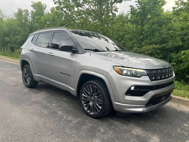 Сірий Джип Compass, об'ємом двигуна 2.4 л та пробігом 30 тис. км за 9000 $, фото 1 на Automoto.ua