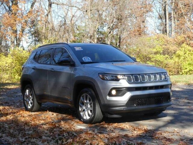 Сірий Джип Compass, об'ємом двигуна 0 л та пробігом 15 тис. км за 15000 $, фото 1 на Automoto.ua