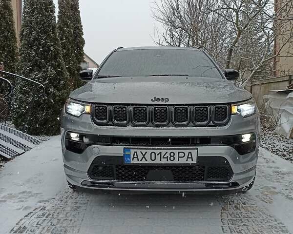 Серый Джип Компас, объемом двигателя 2 л и пробегом 43 тыс. км за 23700 $, фото 1 на Automoto.ua