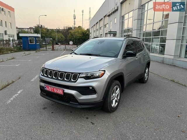 Серый Джип Компас, объемом двигателя 2 л и пробегом 39 тыс. км за 17500 $, фото 1 на Automoto.ua