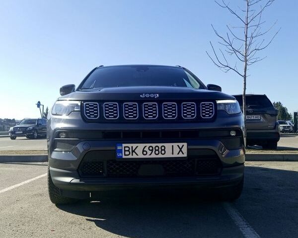 Серый Джип Компас, объемом двигателя 2 л и пробегом 27 тыс. км за 22300 $, фото 1 на Automoto.ua