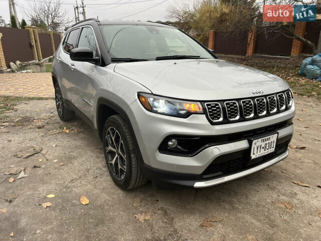 Серый Джип Компас, объемом двигателя 2 л и пробегом 36 тыс. км за 21500 $, фото 1 на Automoto.ua