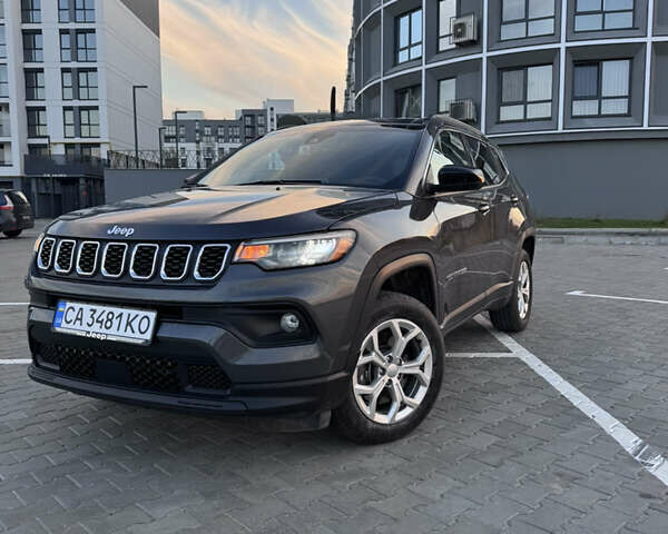 Серый Джип Компас, объемом двигателя 2 л и пробегом 22 тыс. км за 21700 $, фото 1 на Automoto.ua