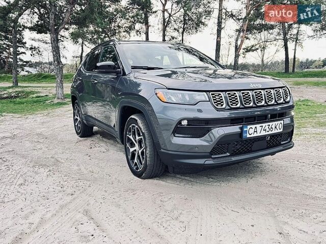 Серый Джип Компас, объемом двигателя 2 л и пробегом 5 тыс. км за 23000 $, фото 1 на Automoto.ua