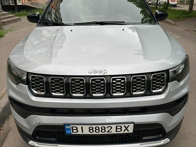 Сірий Джип Compass, об'ємом двигуна 2 л та пробігом 6 тис. км за 22999 $, фото 1 на Automoto.ua