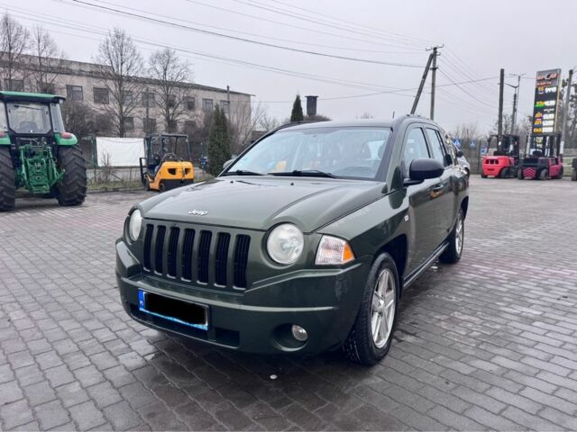 Зеленый Джип Компас, объемом двигателя 2 л и пробегом 305 тыс. км за 4499 $, фото 1 на Automoto.ua