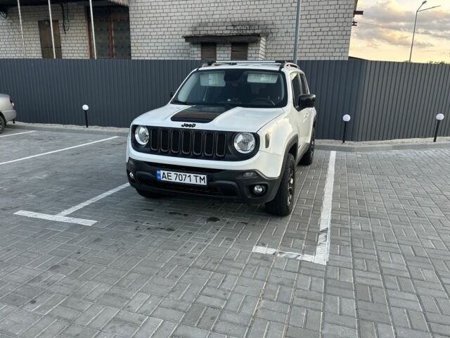 Белый Джип Другая, объемом двигателя 2.4 л и пробегом 168 тыс. км за 12500 $, фото 1 на Automoto.ua