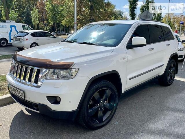 Білий Джип Grand Cherokee, об'ємом двигуна 3 л та пробігом 211 тис. км за 22100 $, фото 1 на Automoto.ua