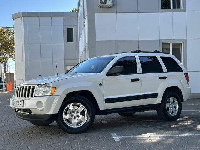 Белый Джип Гранд Чероки, объемом двигателя 4.7 л и пробегом 225 тыс. км за 7800 $, фото 1 на Automoto.ua