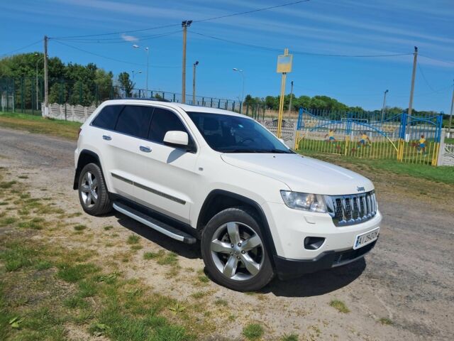 Белый Джип Гранд Чероки, объемом двигателя 3 л и пробегом 165 тыс. км за 15500 $, фото 1 на Automoto.ua
