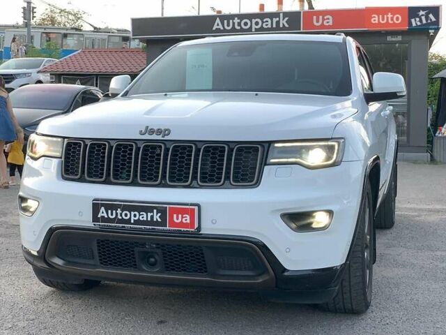 Білий Джип Grand Cherokee, об'ємом двигуна 3 л та пробігом 176 тис. км за 29440 $, фото 1 на Automoto.ua