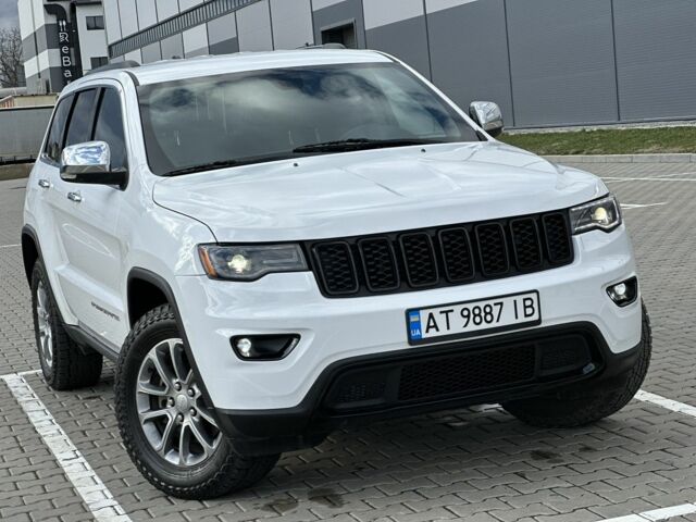 Білий Джип Grand Cherokee, об'ємом двигуна 0.36 л та пробігом 74 тис. км за 23550 $, фото 1 на Automoto.ua