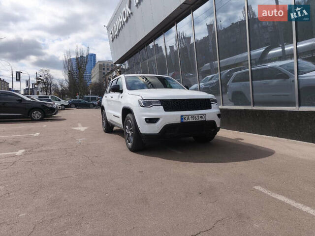 Білий Джип Grand Cherokee, об'ємом двигуна 3.6 л та пробігом 63 тис. км за 29900 $, фото 1 на Automoto.ua