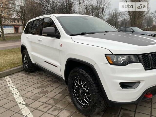 Білий Джип Grand Cherokee, об'ємом двигуна 5.7 л та пробігом 140 тис. км за 38500 $, фото 1 на Automoto.ua