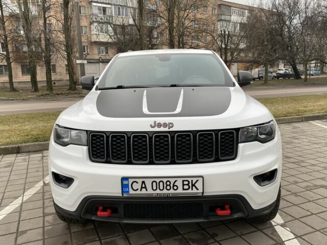 Білий Джип Grand Cherokee, об'ємом двигуна 0.57 л та пробігом 144 тис. км за 41499 $, фото 1 на Automoto.ua