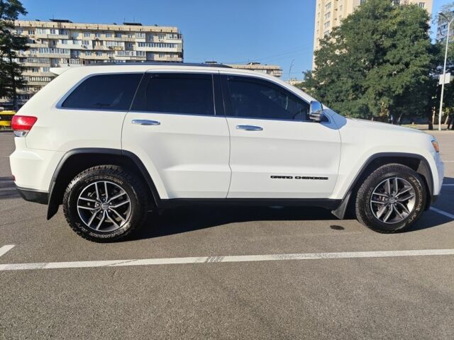 Білий Джип Grand Cherokee, об'ємом двигуна 3.6 л та пробігом 93 тис. км за 27777 $, фото 1 на Automoto.ua