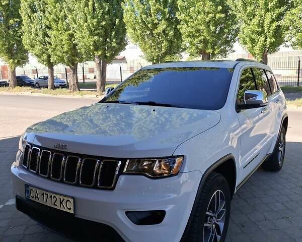 Білий Джип Grand Cherokee, об'ємом двигуна 3.6 л та пробігом 117 тис. км за 23950 $, фото 1 на Automoto.ua