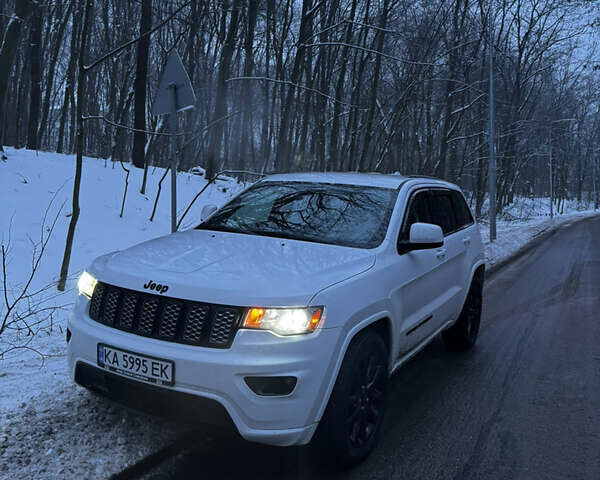 Білий Джип Grand Cherokee, об'ємом двигуна 3.6 л та пробігом 175 тис. км за 22500 $, фото 1 на Automoto.ua