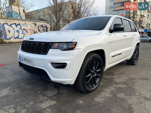 Білий Джип Grand Cherokee, об'ємом двигуна 3.6 л та пробігом 98 тис. км за 25300 $, фото 1 на Automoto.ua