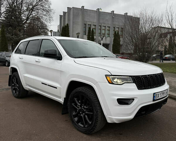 Білий Джип Grand Cherokee, об'ємом двигуна 3.6 л та пробігом 121 тис. км за 22800 $, фото 1 на Automoto.ua