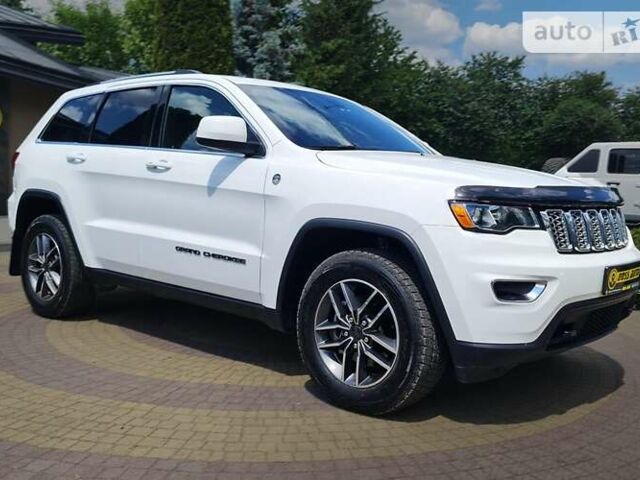 Білий Джип Grand Cherokee, об'ємом двигуна 3.6 л та пробігом 43 тис. км за 33499 $, фото 1 на Automoto.ua