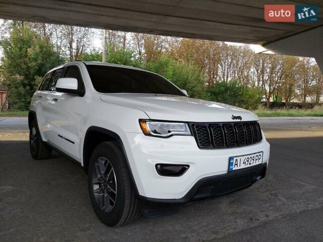 Білий Джип Grand Cherokee, об'ємом двигуна 3.6 л та пробігом 63 тис. км за 26500 $, фото 1 на Automoto.ua