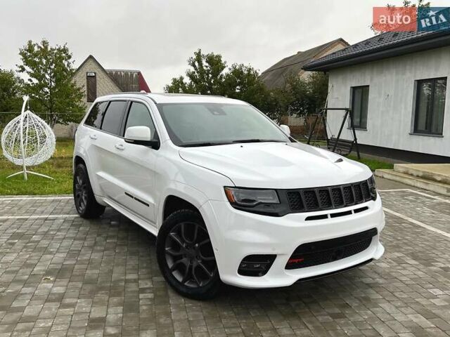 Джип Гранд Чероки 2020 в Луцке на Automoto.ua Белый Джип Гранд Чероки, объемом двигателя 5.65 л и пробегом 81 тыс. км за 29500 $, фото 1 на Automoto.ua