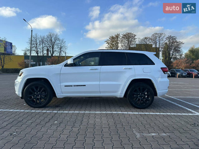 Джип Grand Cherokee 2020 у Житомирі на Automoto.ua Білий Джип Grand Cherokee, об'ємом двигуна 3.6 л та пробігом 98 тис. км за 25699 $, фото 1 на Automoto.ua
