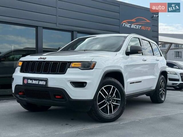 Білий Джип Grand Cherokee, об'ємом двигуна 5.65 л та пробігом 4 тис. км за 39898 $, фото 1 на Automoto.ua