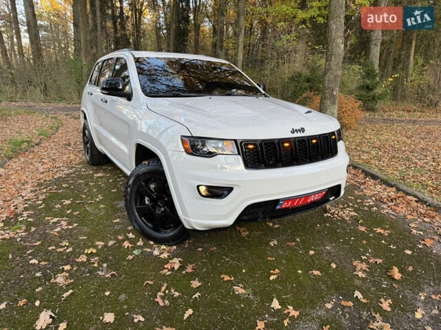 Білий Джип Grand Cherokee, об'ємом двигуна 3.6 л та пробігом 38 тис. км за 32000 $, фото 1 на Automoto.ua