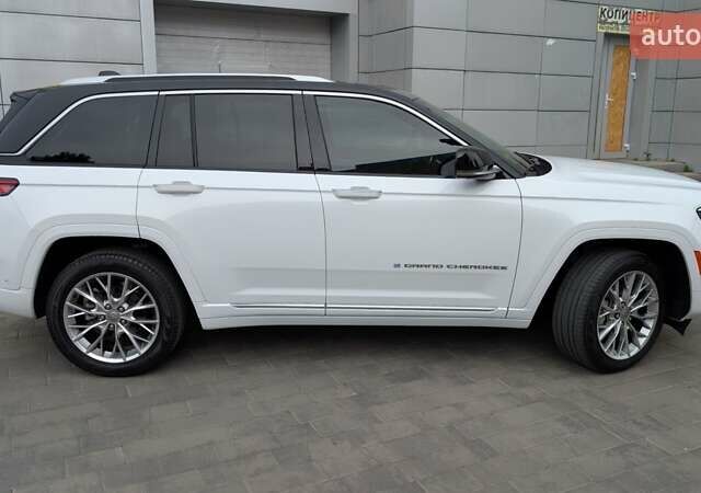 Білий Джип Grand Cherokee, об'ємом двигуна 3.6 л та пробігом 30 тис. км за 51000 $, фото 1 на Automoto.ua