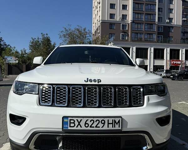 Белый Джип Гранд Чероки, объемом двигателя 3.6 л и пробегом 70 тыс. км за 26950 $, фото 1 на Automoto.ua