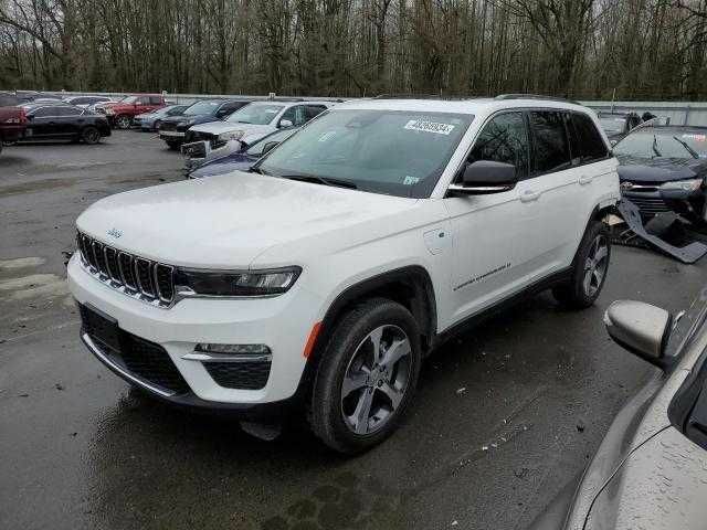 Білий Джип Grand Cherokee, об'ємом двигуна 2 л та пробігом 12 тис. км за 41700 $, фото 1 на Automoto.ua