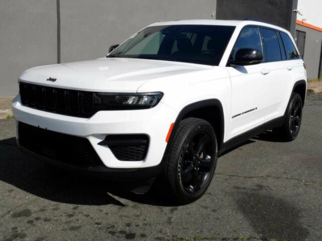 Белый Джип Гранд Чероки, объемом двигателя 3.6 л и пробегом 18 тыс. км за 6500 $, фото 1 на Automoto.ua