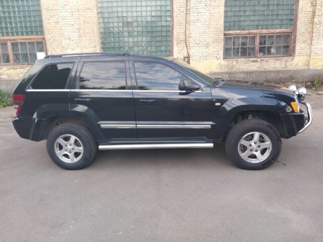 Черный Джип Гранд Чероки, объемом двигателя 3 л и пробегом 300 тыс. км за 5500 $, фото 1 на Automoto.ua