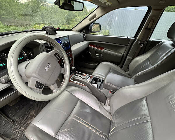 Чорний Джип Grand Cherokee, об'ємом двигуна 2.99 л та пробігом 375 тис. км за 9900 $, фото 1 на Automoto.ua